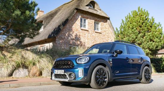 MINI Countryman Boardwalk采用独家的深拉古纳金属漆