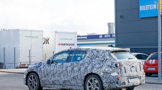梅赛德斯-奔驰EQS顶级电动SUV