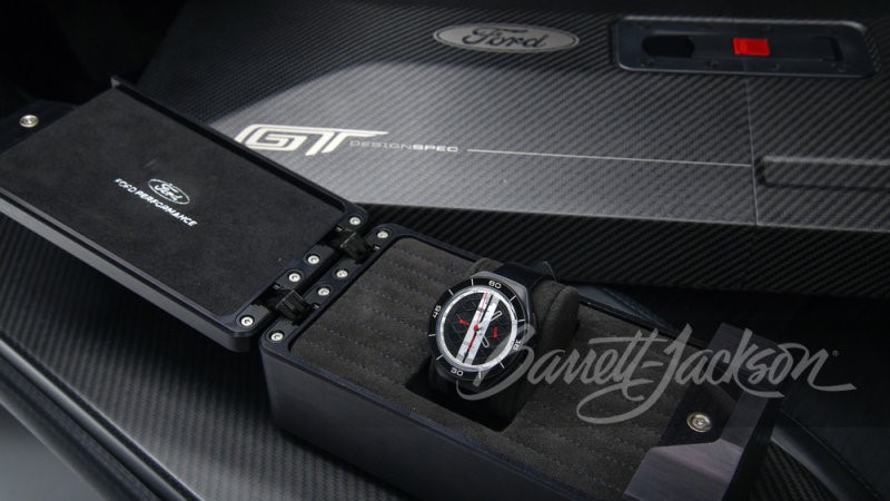这款2017福特GT超级跑车配有配套的手表和拖车