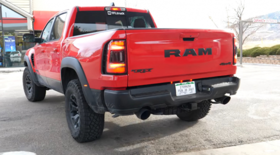 Ram TRX和福特F-150猛禽参加摩押公路旅行