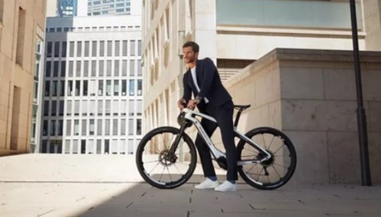 保时捷推出售价超过8,000美元的电动自行车