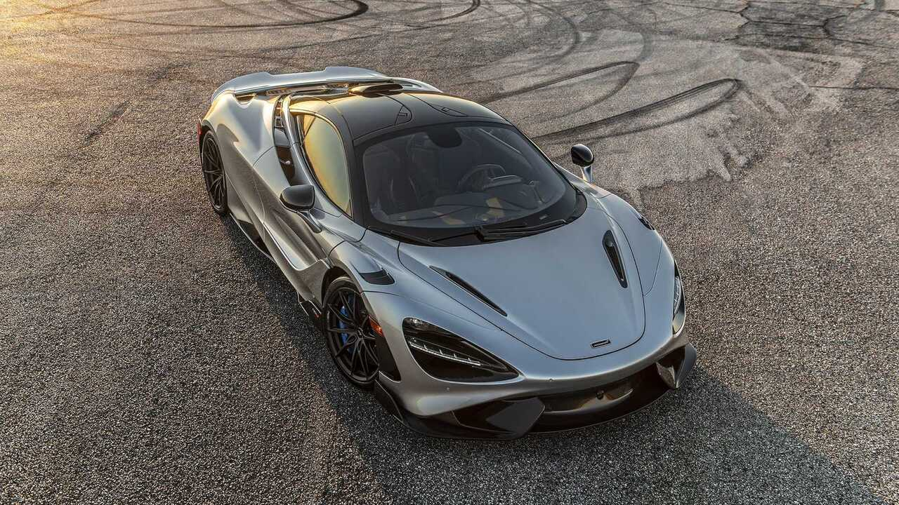 轩尼诗迈凯轮765 LT HPE1000有一个1000马力的双涡轮V8引擎