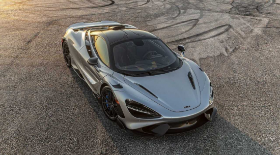 轩尼诗迈凯轮765 LT HPE1000有一个1000马力的双涡轮V8引擎