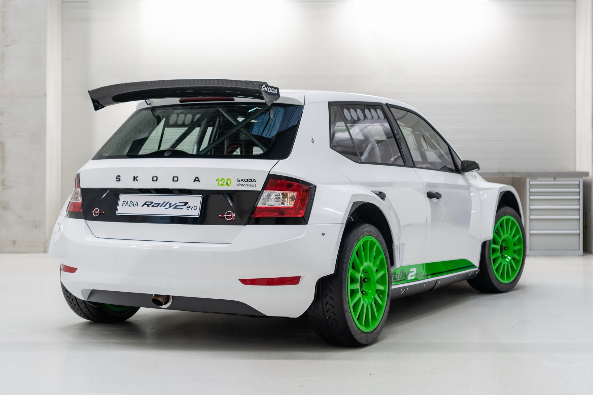 斯柯达通过Fabia Rally2 Evo Edition 120拉力赛车庆祝120周年赛车