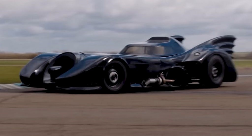 你必须像蝙蝠侠一样勇敢地驾驶蒂姆·伯顿时代的蝙蝠车