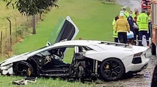 兰博基尼Aventador和保时捷911 Turbo在疯狂的澳大利亚风暴中相撞
