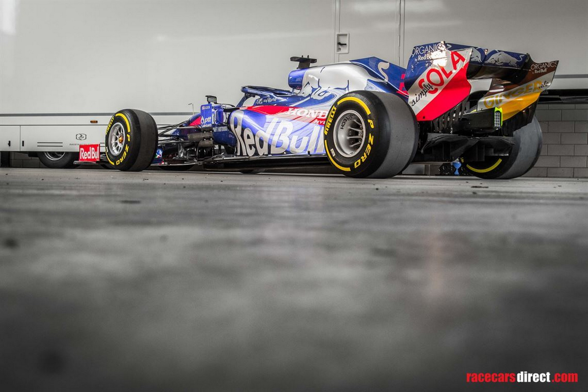 是否曾经想拥有F1汽车？现在是您的机会，这款2019 Toro Rosso STR14