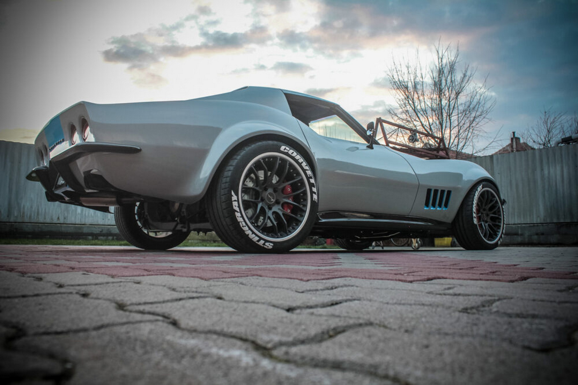 这款带有C3车身的 C6 Corvette是新旧的完美结合
