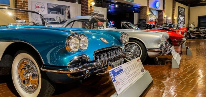 新的雪佛兰克尔维特在吉尔莫尔汽车博物馆开幕