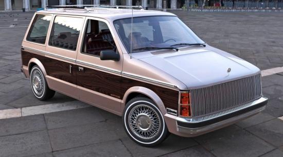 1984年的克莱斯勒帝王皇冠旅行车本来可以成为终极豪华小型货车