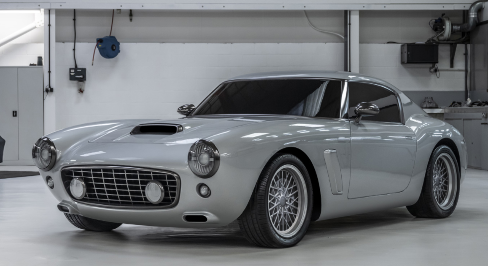 汽车资讯：RML集团对法拉利250 GT SWB的现代诠释终于揭晓 