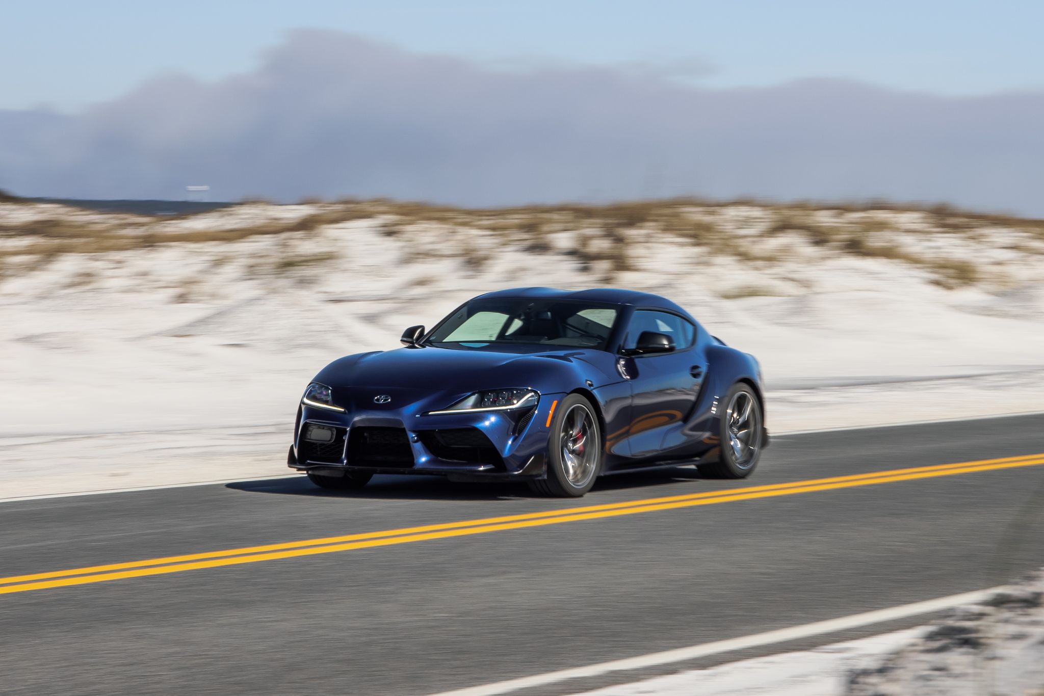 我们的 2020 年 Toyota Supra 3.0 带来夏日凉爽