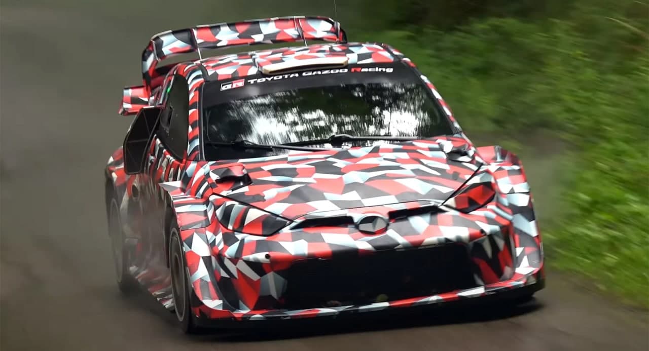 丰田的新型混合动力 Yaris WRC 汽车看起来绝对凶猛