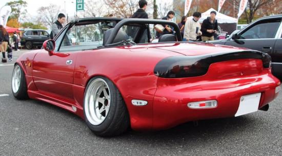 马自达MX-5 Miata 穿着 RX-7 后端看起来……不错？