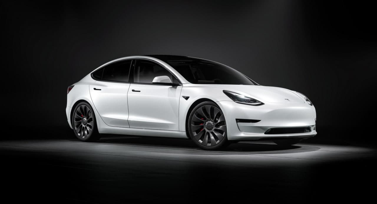 特斯拉声称 Model 3 每英里的运行成本仅比丰田凯美瑞多几美分