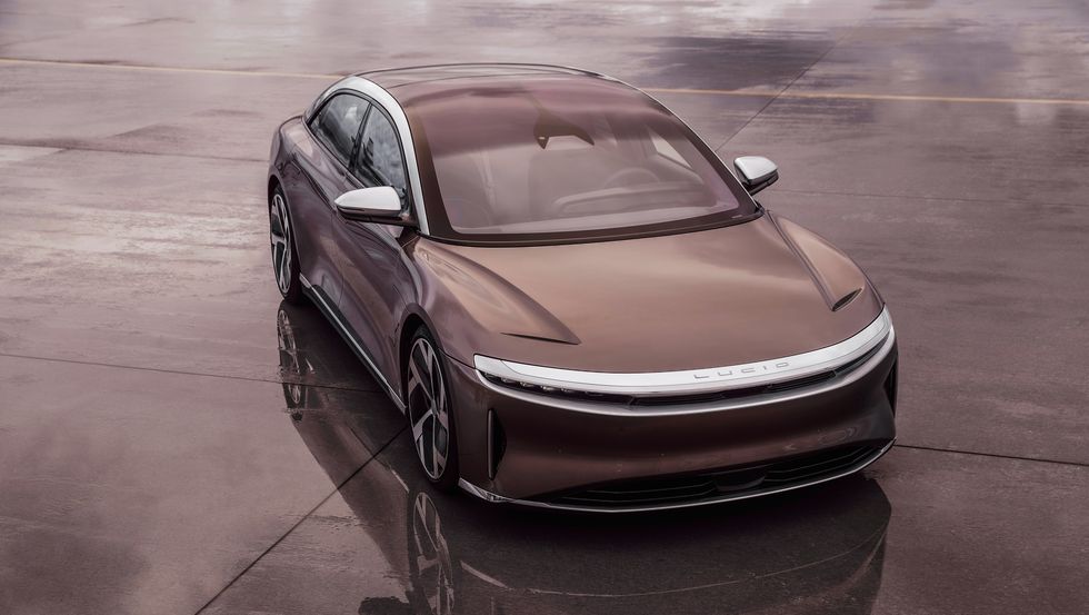 2022 年 Lucid Air 获得令人印象深刻的官方 EPA 范围估计