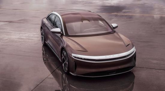 2022 年 Lucid Air 获得令人印象深刻的官方 EPA 范围估计