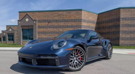 2021 保时捷 911 Turbo 评测：如何成功地保持传统