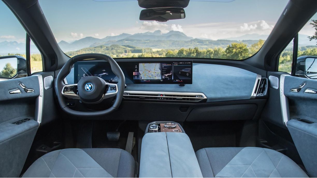 BMW iX 是一款与众不同的电动高级 SUV