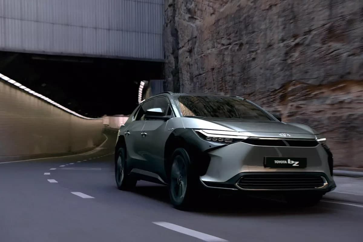 2023 丰田 bZ4X：丰田首款纯电动汽车正式亮相