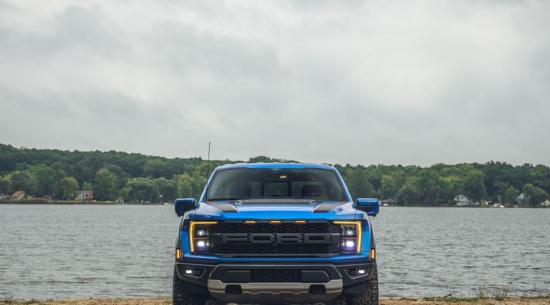 2021 福特 F-150 猛禽追逐 TRX