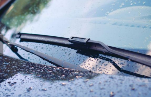 告知你的汽车挡风玻璃刮水器电机有问题