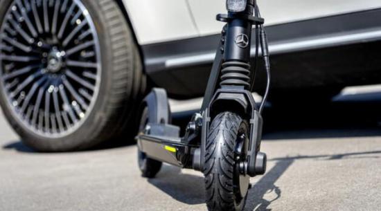 梅赛德斯奔驰凭借其首款电动踏板车涉足微型交通领域
