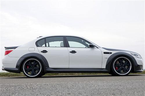 宝马推出首款新型M5测试仪 将提供AWD