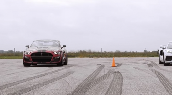Shelby GT500 对比 C8 Corvette
