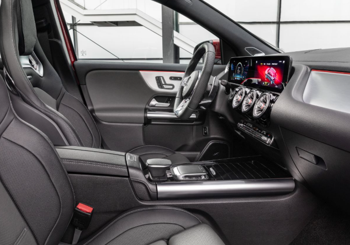 2021 Mercedes-AMG GLA价格从54,000欧元起在欧洲开始销售