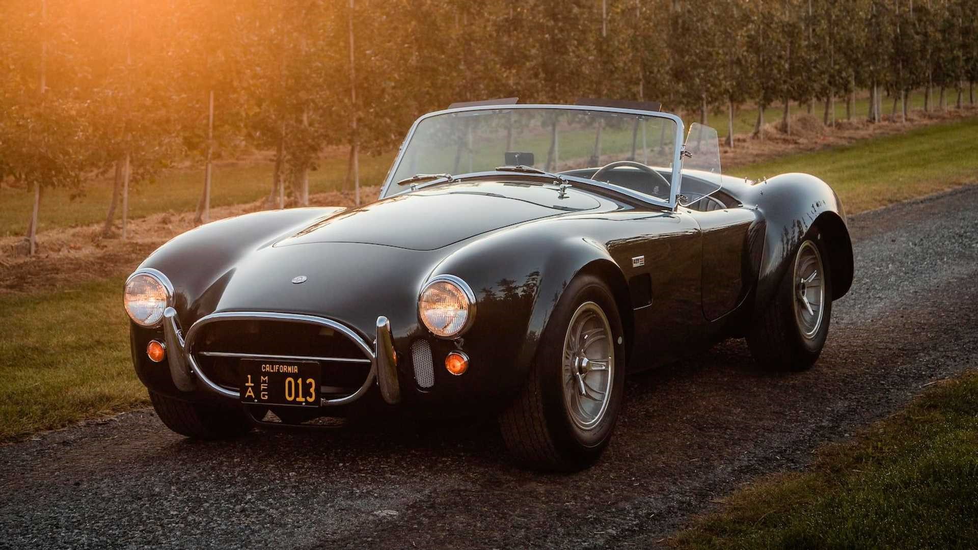 鉴于谢尔比一生都属于427 cobra,因此我们很想知道这辆车在mecum的